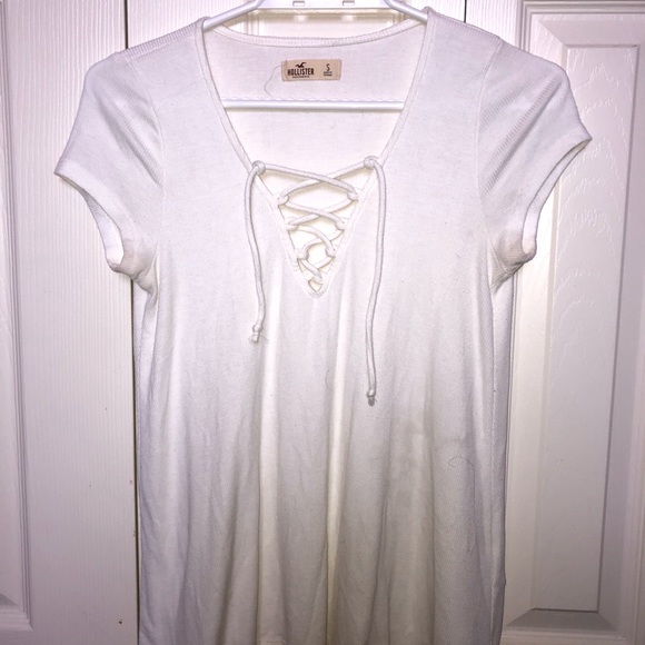 Hollister T-Shirt - Picture 1 of 2